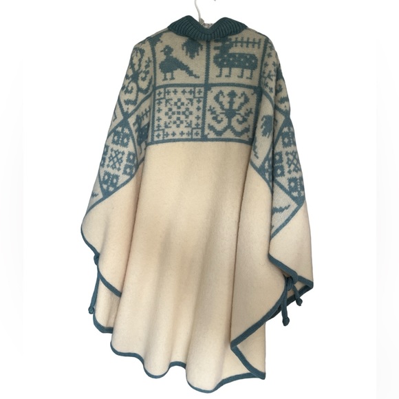 Alafoss of Iceland 100% Alpaca Winter Poncho/Cape Coat - Picture 3 of 7